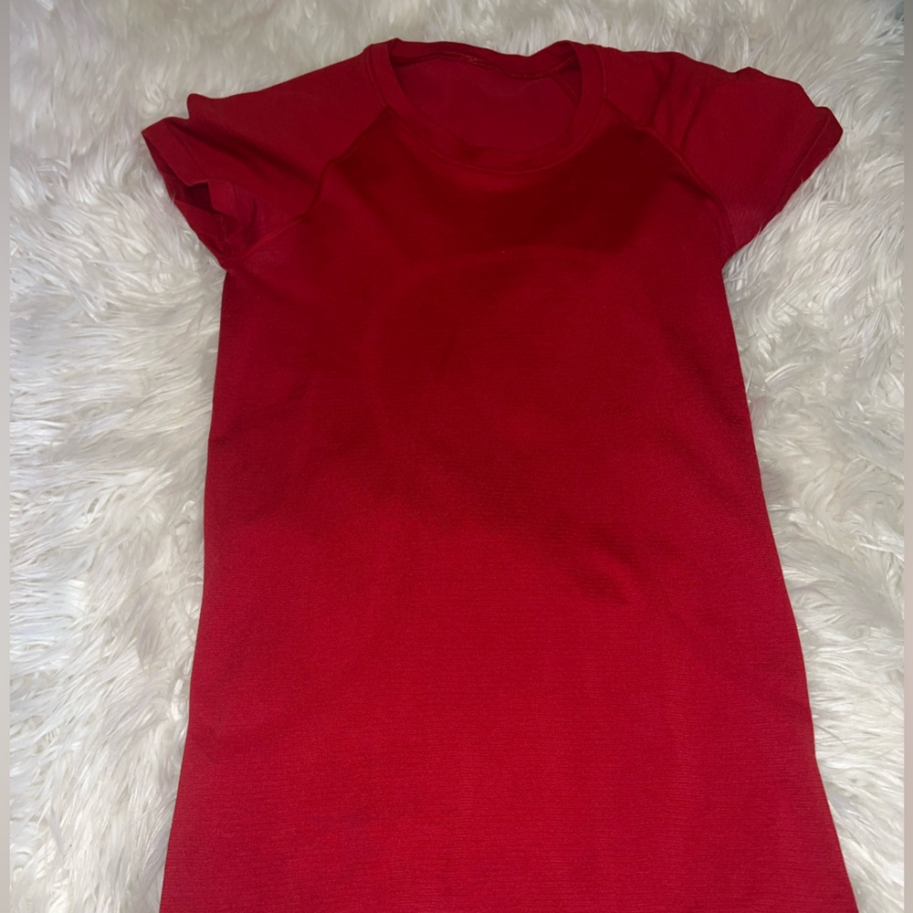 Lululemon swiftly tech 2.0 in Dark Red size 4
